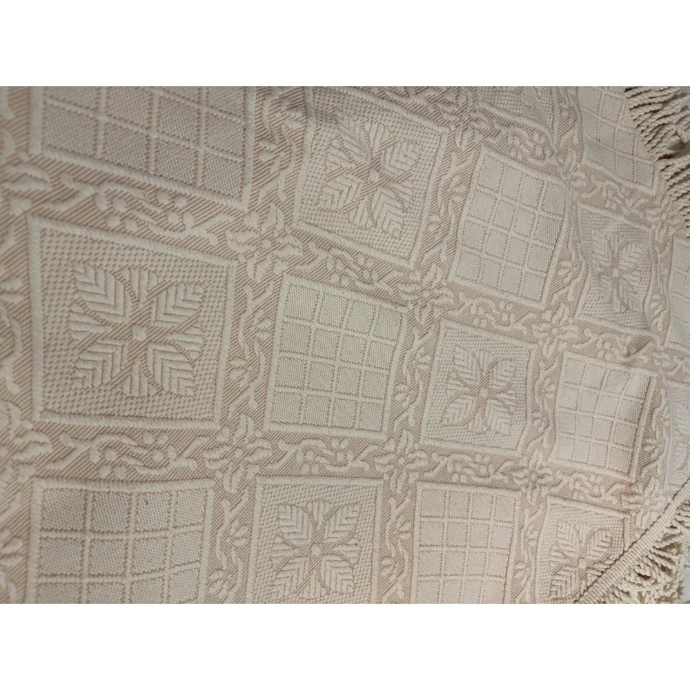 Vintage L.L. Bean Full Size Coverlet Blanket Cream Fringe Portugal Geometric